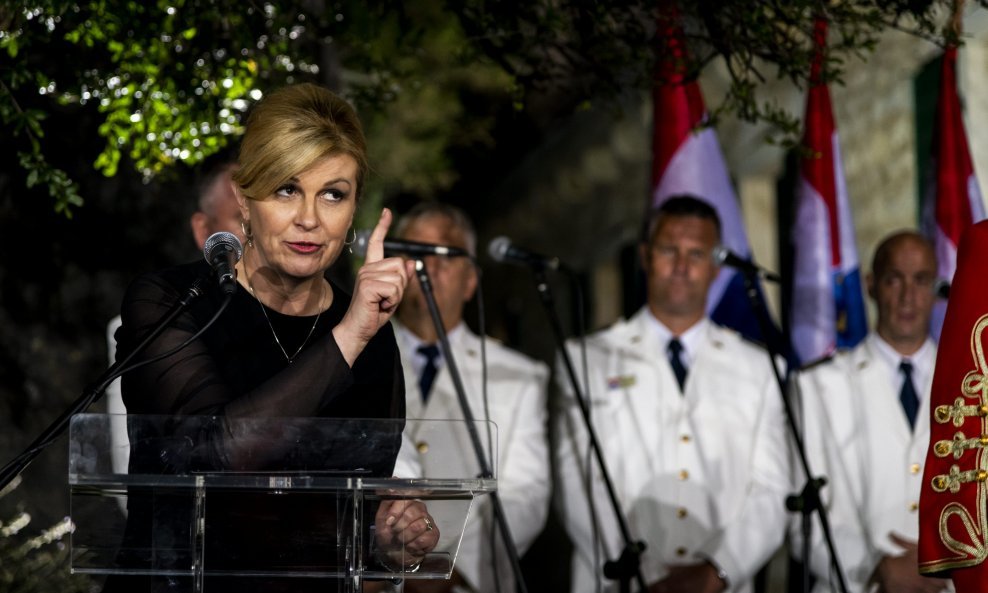 Kolinda Grabar Kitarović na svom sad već antologijskom nastupu u Kninu