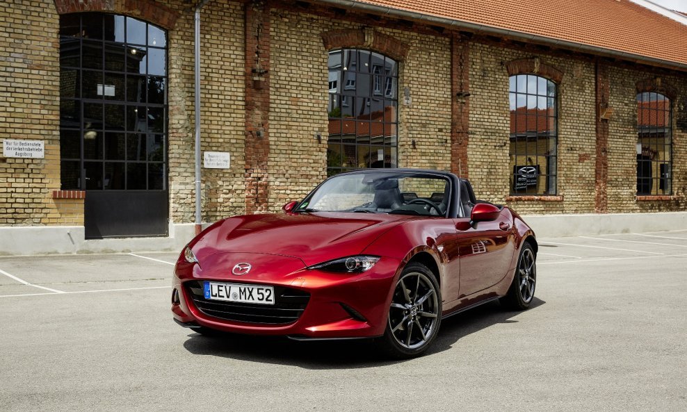 Mazda MX-5 četvrta generacija (2015.-) je na prijelomnoj točci jer bi 5. generacija trebala dobiti elektrificirani pogon