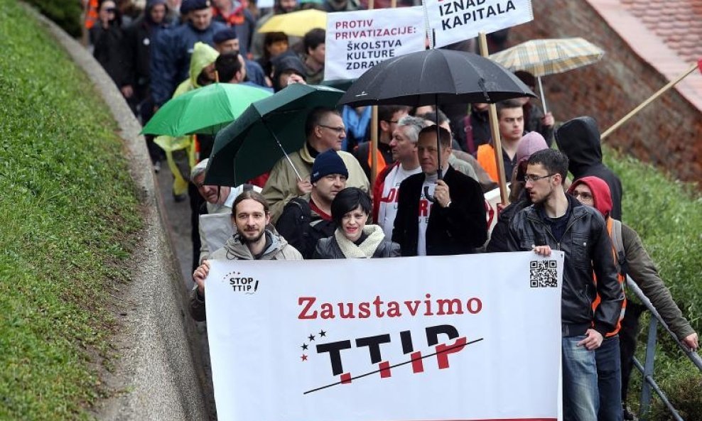 Protestna akcija inicijative Zaustavimo TTIP (9)