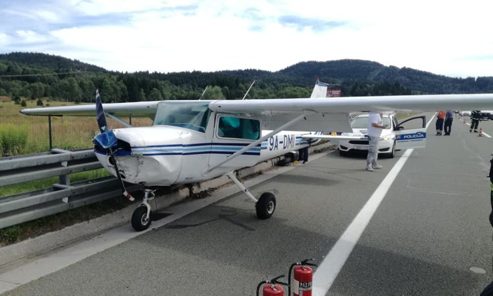 Cessna je sigurno sletjela na autocestu između čvorova Vrbovsko i Ravna Gora