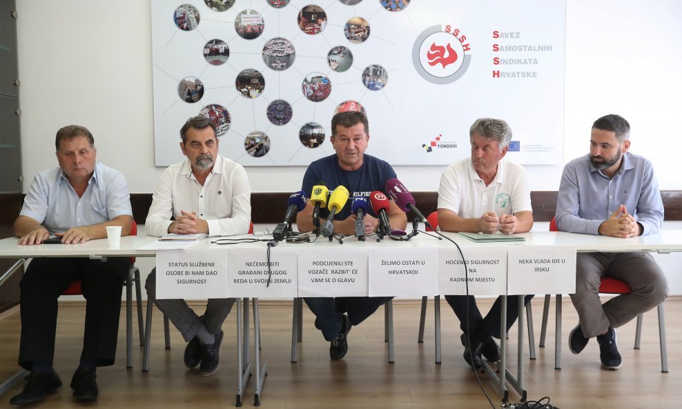 Udruga sindikata vozača i prometnih radnika te Sindikat prometa i veza Hrvatske
