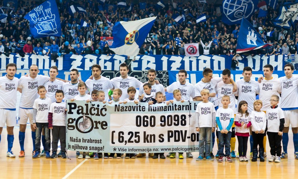 Palčić gore i Bad Blue Boysi na futsalu u Ciboni