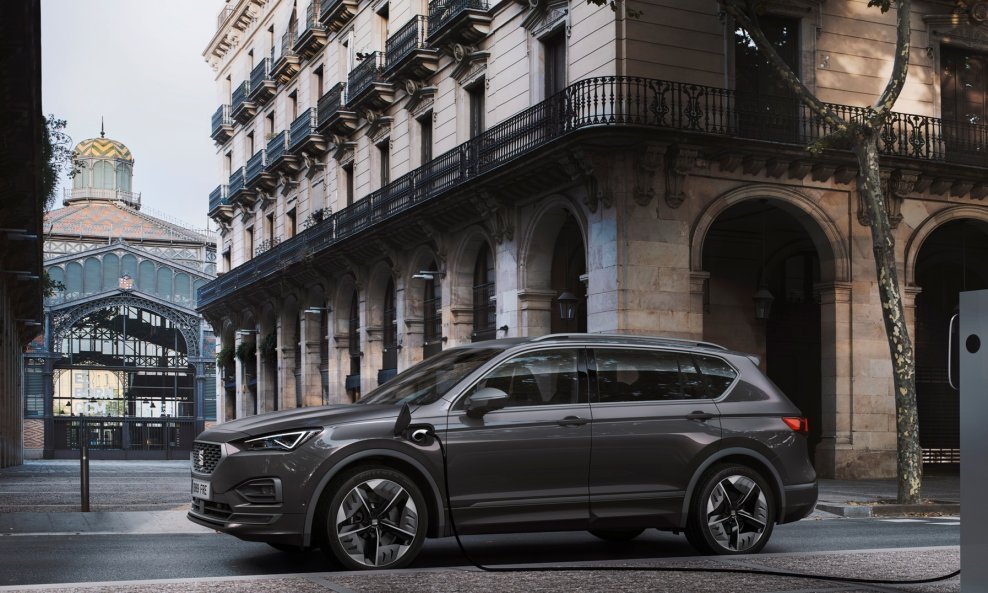 Seat Tarraco FR PHEV sada je plug-in hibrid