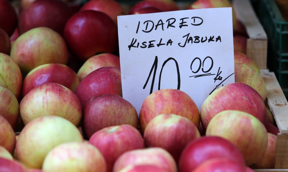 Prekupci na jabukama imaju marže od kojih boli glava