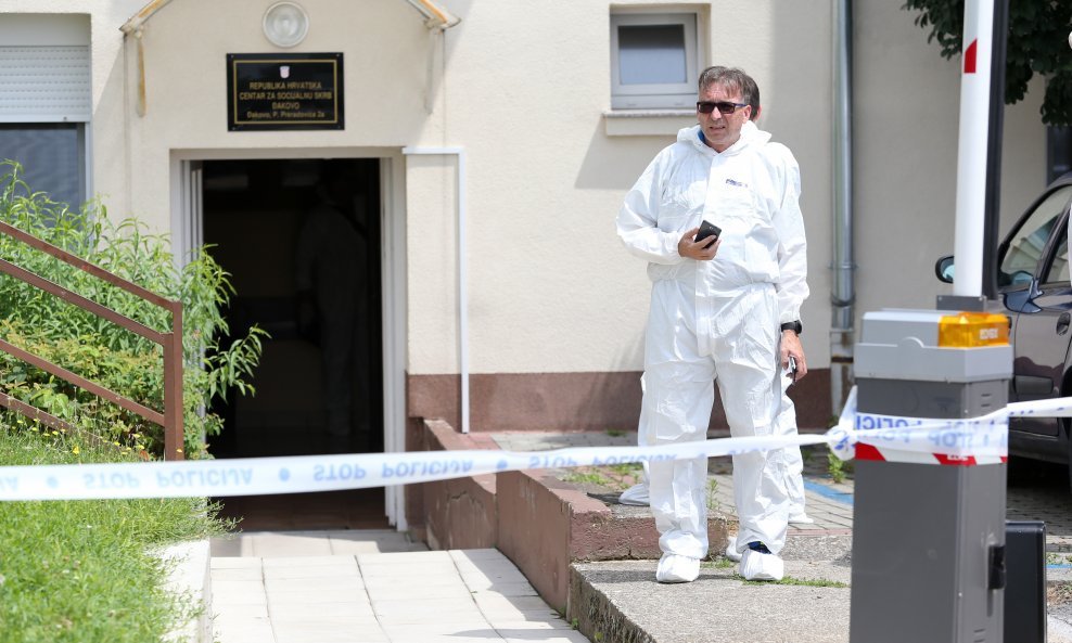 Očevid ubojstva u Centru za socijalnu skrb u Đakovu u srpnju 2019.