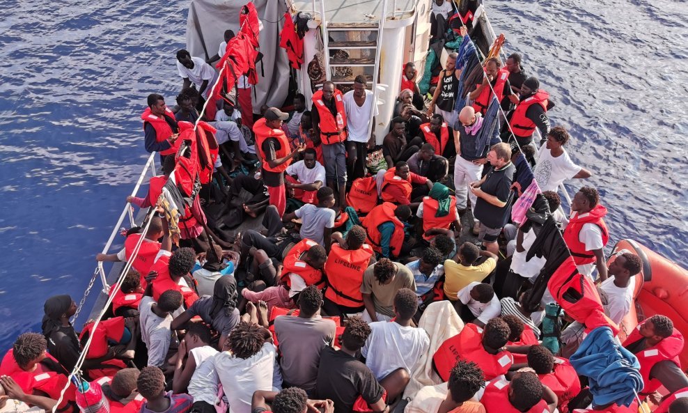 Migranti na njemačkom humanitarnom brodu Eleonore.