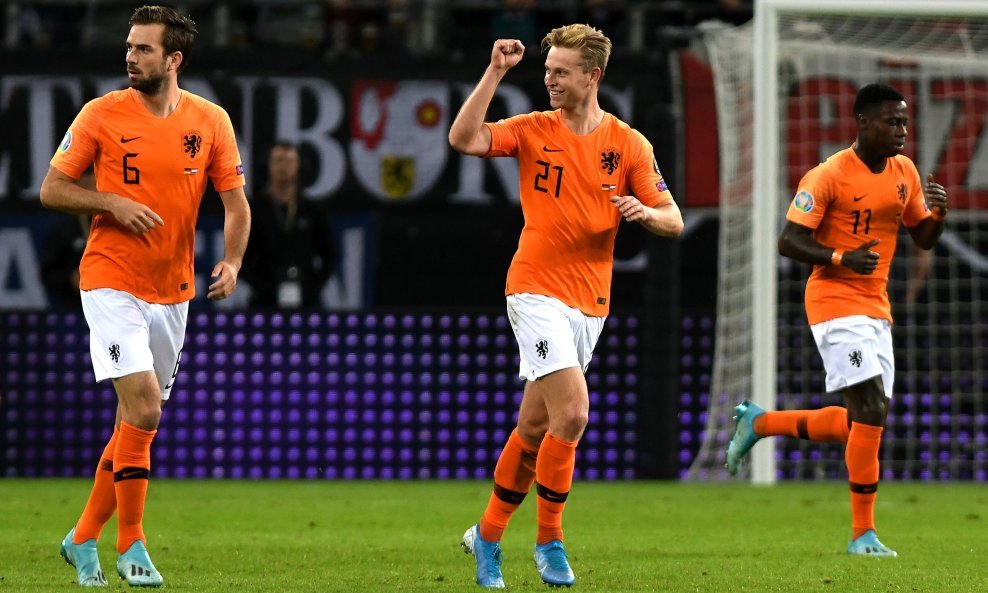 Frenkie de Jong ( u dresu s br. 21)