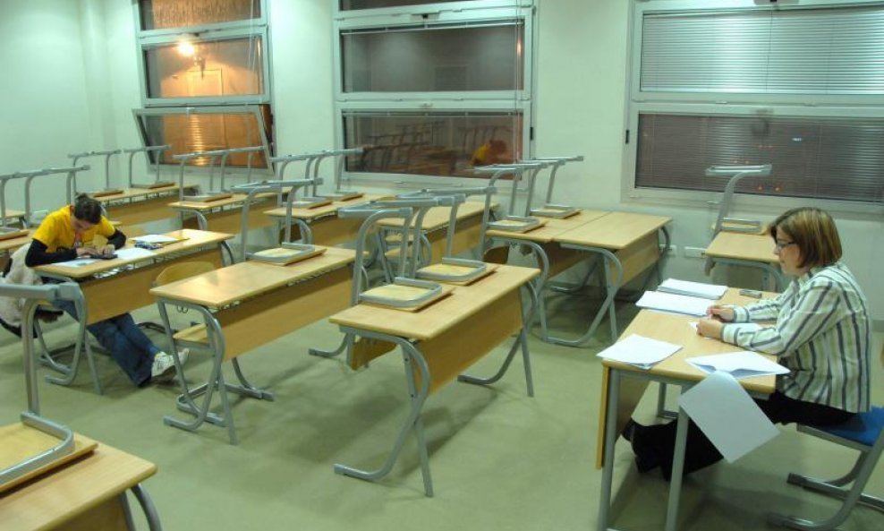 Pula sveučilište prazna učionica
