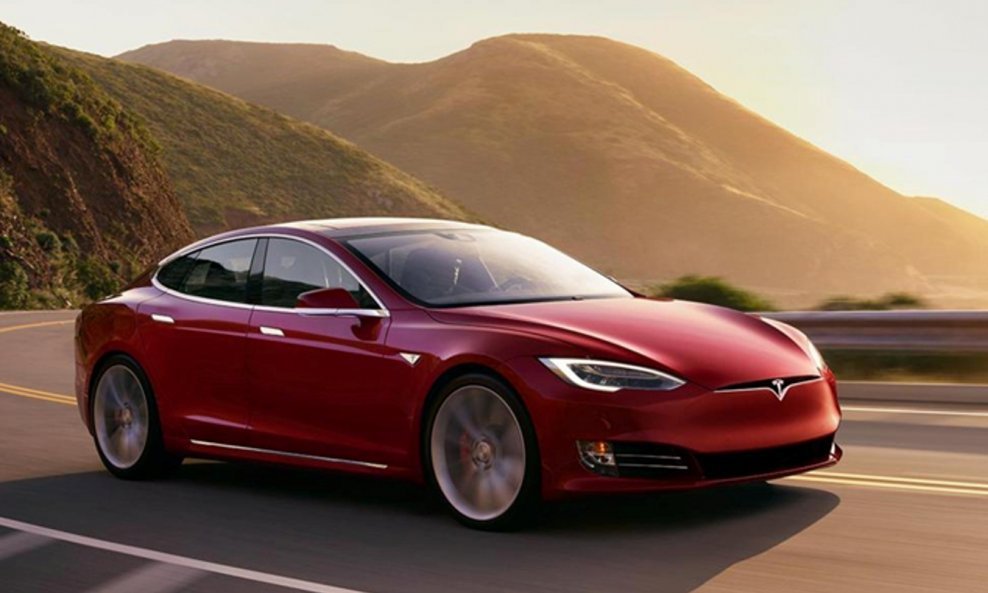 Tesla je svojim električnim automobilima već sada klimu učinio čišćom