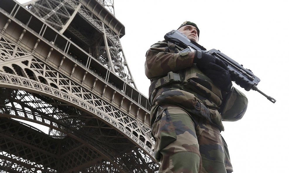 Jutro nakon terorističkog napada u Parizu (9)