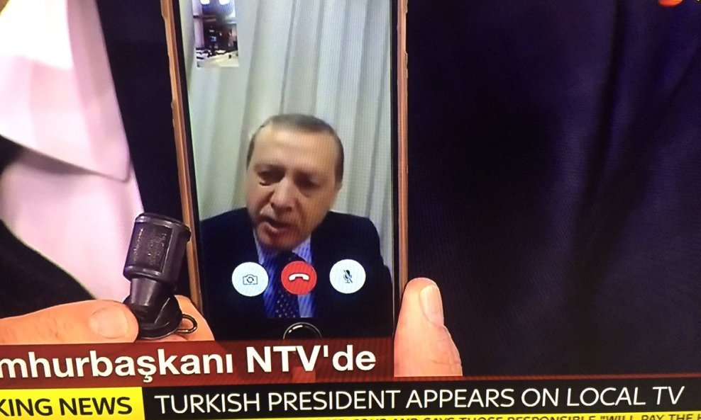 Erdogan se javio putem FaceTimea
