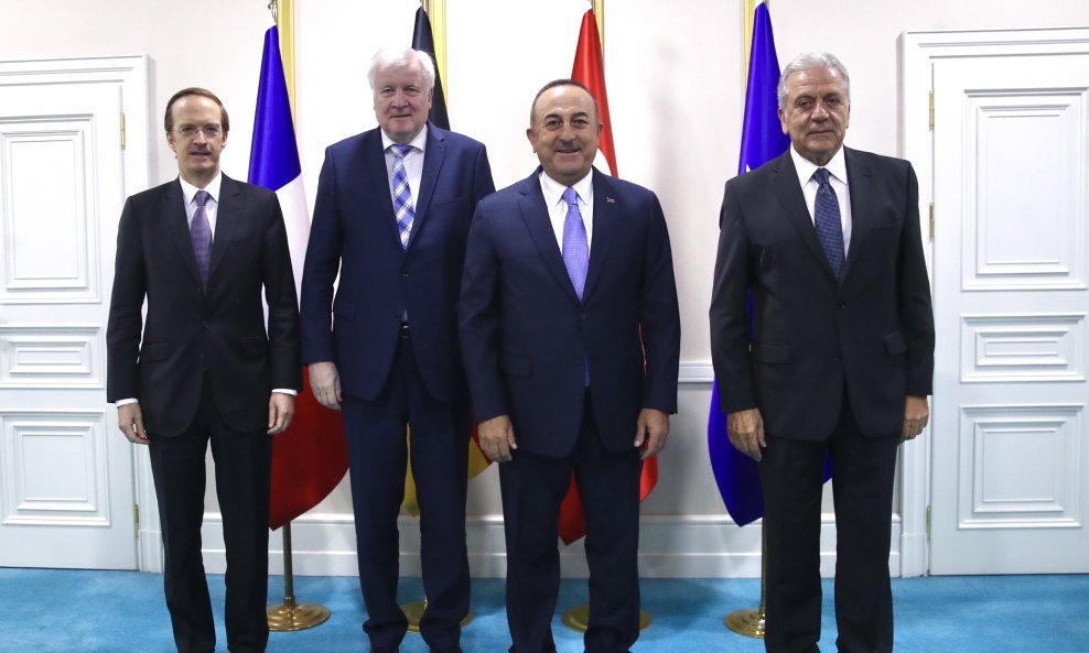 Francuski ambasador Charles Fries, njemački ministar unutarnjih poslova Horst Seehofer, turski ministar vanjskih poslova Mevlut Cavusoglu i europski povjerenik za migracije Dimitris Avramopoulos