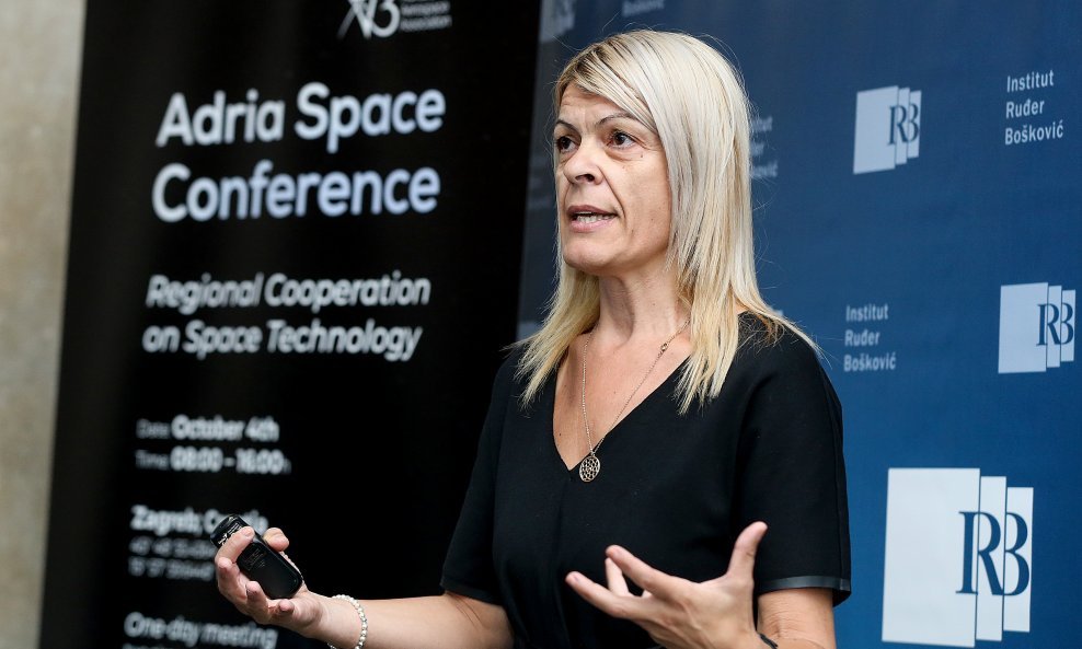 Crnogorska ministrica znanosti, fizičarka Sanja Damjanović, govorila je o mogućnostima koje nudi Međunarodni institut za održive tehnologije jugoistočne Europe
