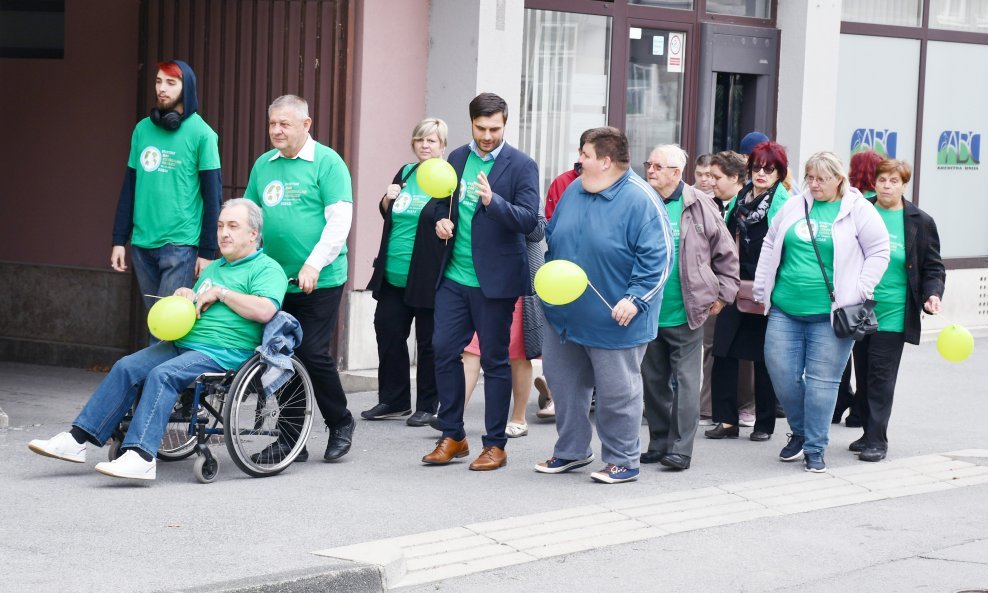 Svjetski dan cerebralne paralize u Sisku obilježen mimohodom.