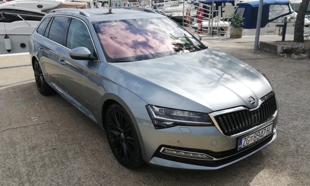 Vozili smo Škodu Superb Combi Premium 2.0 TDI DSG snage 190 KS