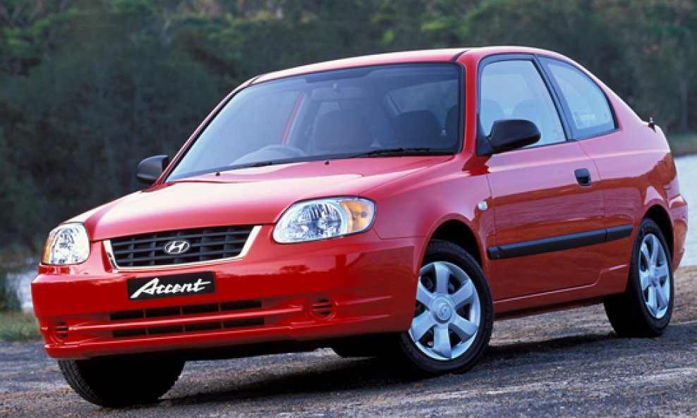 hyundai-accent-2000