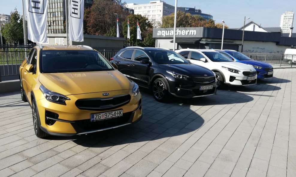 KIA, južnokorejski proizvođač automobila, je jučer u Zagrebu i službeno predstavila svoj najnoviji model urbanog crossovera XCeed