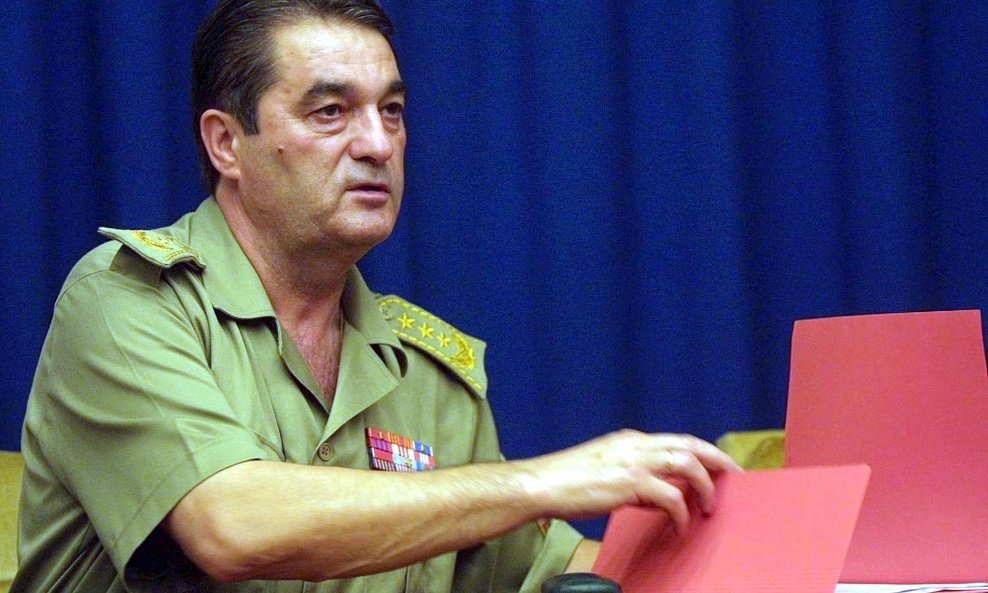 Nebojša Pavković 2002. bio je načelnik Glavnog stožera Vojske Srbije