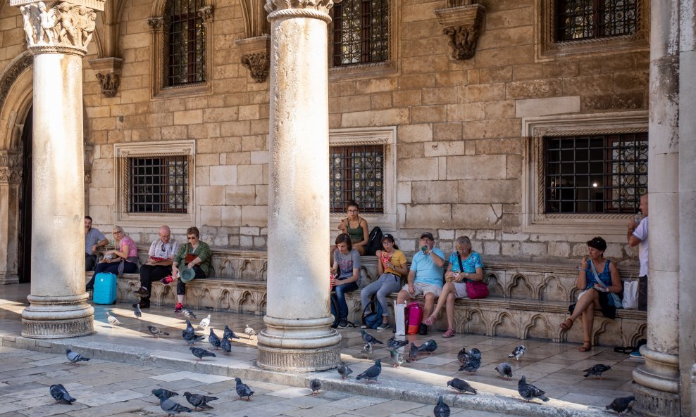 Turisti opsjedaju Dubrovnik