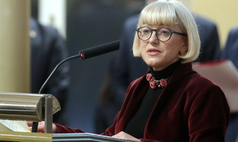 Ministrica za demografiju, obitelj, mlade i socijalnu politiku Vesna Bedeković