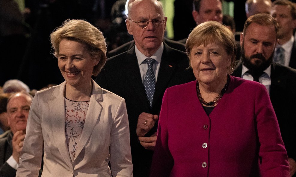 Ursula von der Leyen i Angela Merkel