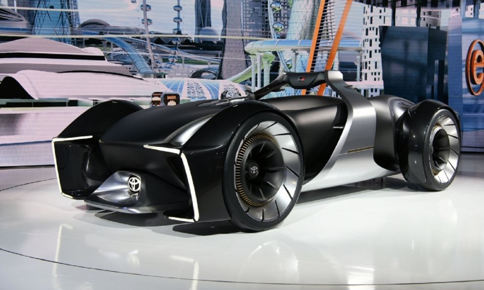 Toyota e-RACER koncept na autosalonu Tokyo Motor Show 2019