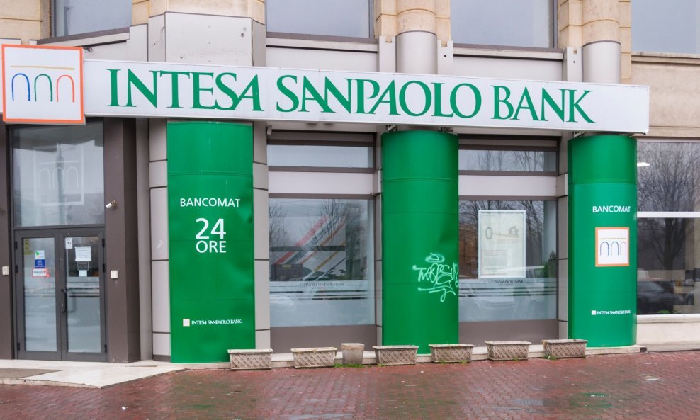 Intesa Sanpaolo, najveća talijanska banka u čijem je vlasništvu i PBZ, postigla je dogovor o kupnji švicarske privatne Banque Morval