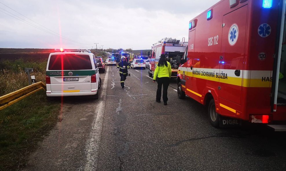 Sudar autobusa i kamiona u Slovačkoj