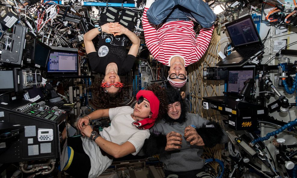 Astronauti Christina Koch, Luca Parmitano, Andrew Morgan i Jessica Meir proveli su Noć vještica u Međunarodnoj svemirskoj stanici