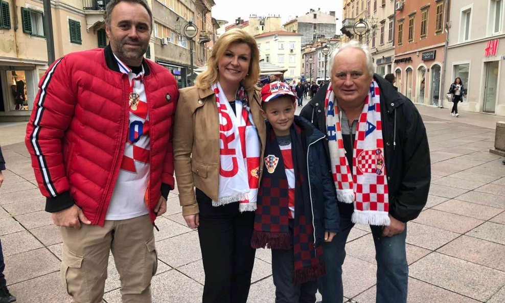 Kolinda Grabar Kitarović s navijačima na Korzu
