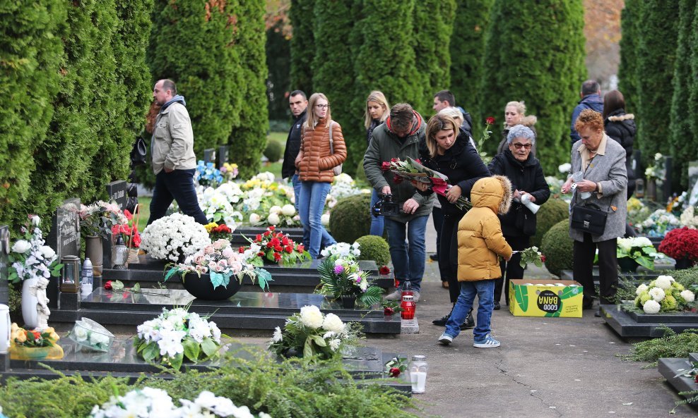 Memorijalno groblje žrtava iz Domovinskog rata u Vukovaru