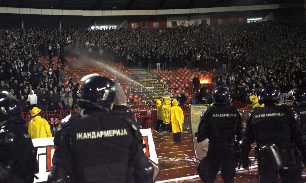 Grobari Marakana Partizan policija šmrk
