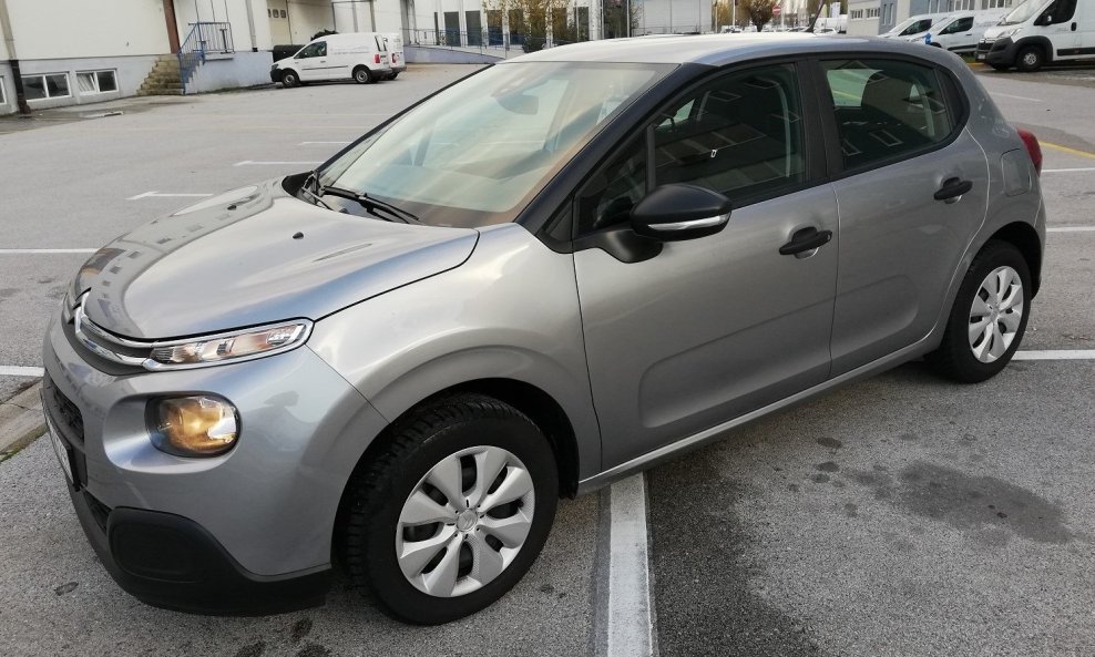 Citroën C3 PureTech 82 Live je pravi mali gradski automobil