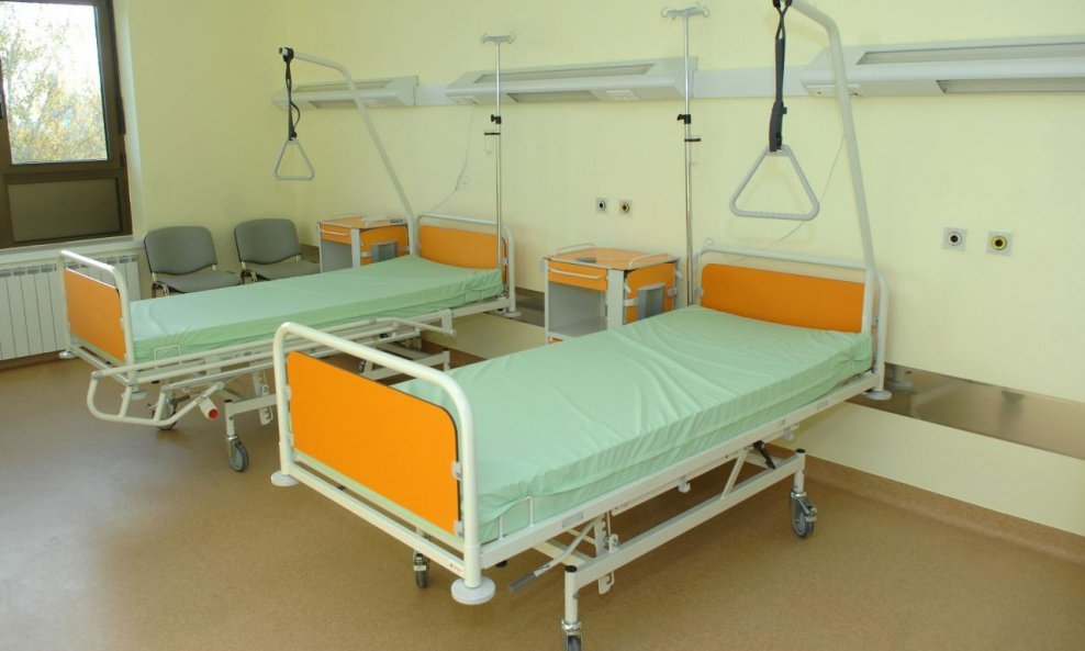 bolnica bolnički krevet
