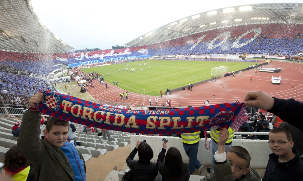 Torcida koreografija 100. rođendan Hajduka