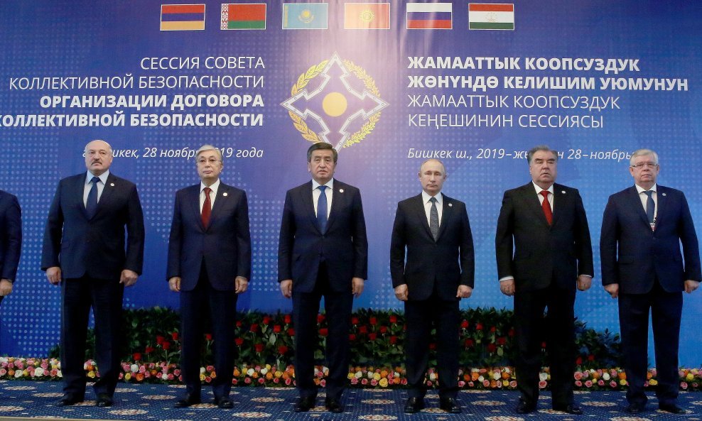 Armenijski premijer Nikol Pashinyan, bjeloruski predsjednik Alexander Lukashenko, kirgistanski predsjednik Sooronbay Jeenbekov, kazahstanski predsjednik Kassym-Jomart Tokayev, ruski predsjednik Vladimir Putin, tadžikistanski predsjednik Emomali Rahmon i Valery Semerikov