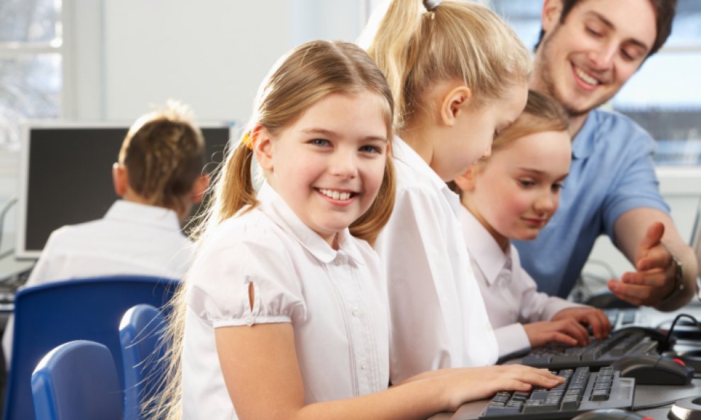 djeca kompjuter