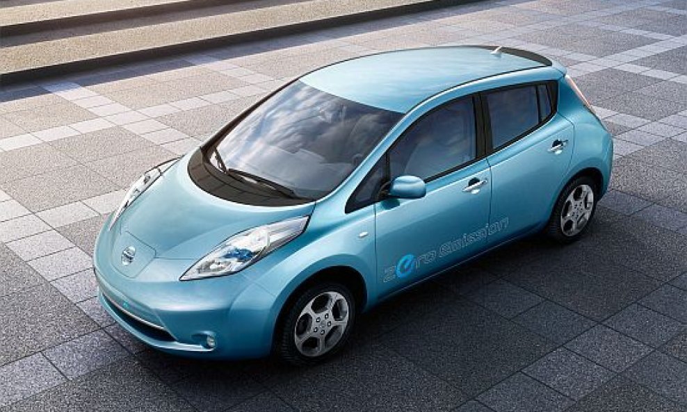 nissan-leaf_tfdsq_69