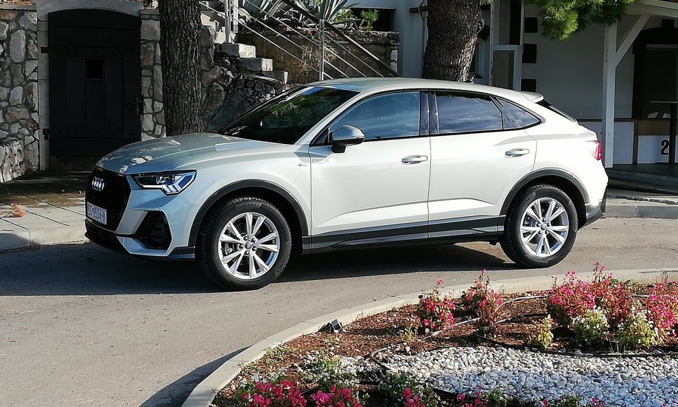 Audi Q3 Sp 35 TDI S tronic S line
