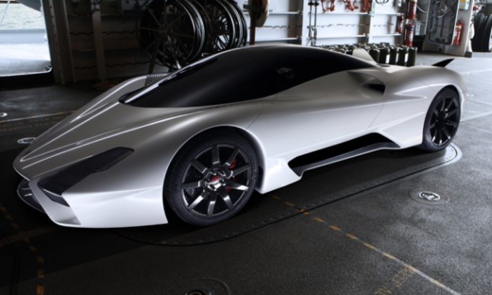 2011-ssc-ultimate-aero-3