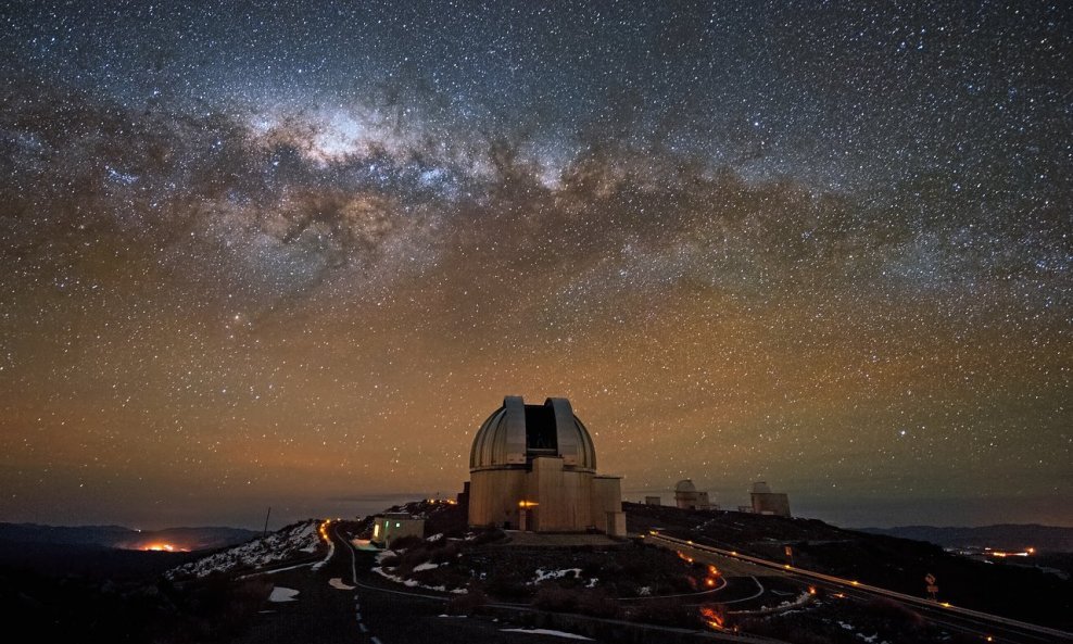 Astronomi su astronomi isparavajuće planete u orbitama tri zvijezde promatrali 2,2-metarskim teleskopom u opservatoriju La Silla u Čileu