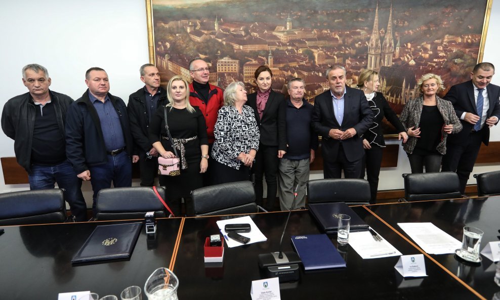Zagrebački gradonačelnik Milan Bandić potpisao je četiri dodatka kolektivnim ugovorima