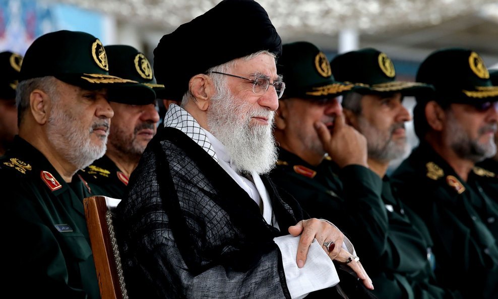 Ajatolah Ali Hamnei i vodstvo Iranske revolucionarne garde