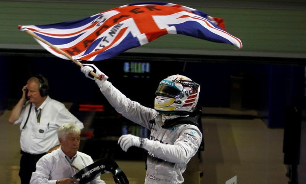 Hamilton s britanskom zastavom