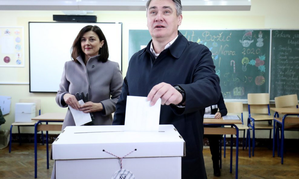 Zoran Milanović sa suprugom Sanjom Musić Milanović na izborima
