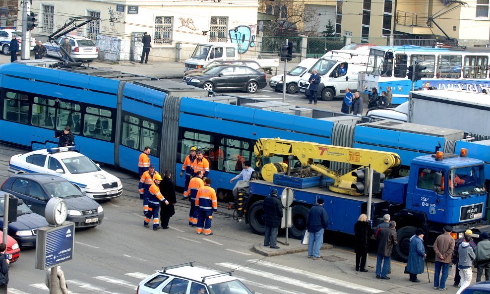 tramvaj nesreća