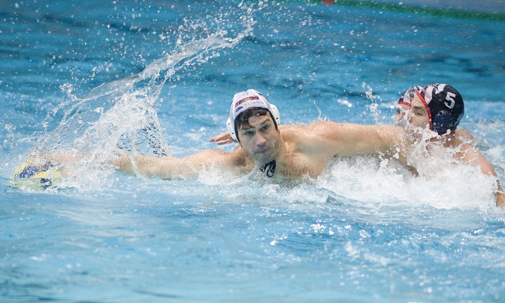 Igor Hinić, Mladost, vaterpolo