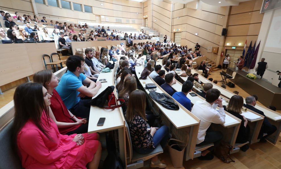 Studenti
