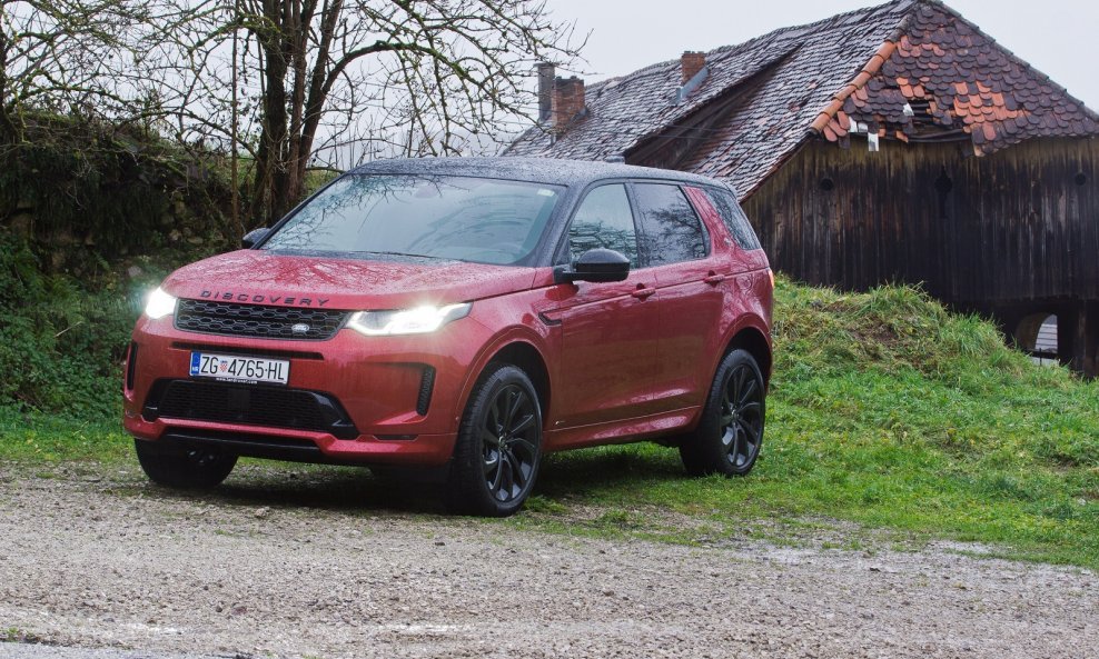 Vozili smo Land Rover Discovery Sport SE 2.0d TD4 180HP MHEV AWD A9 R-Dynamic