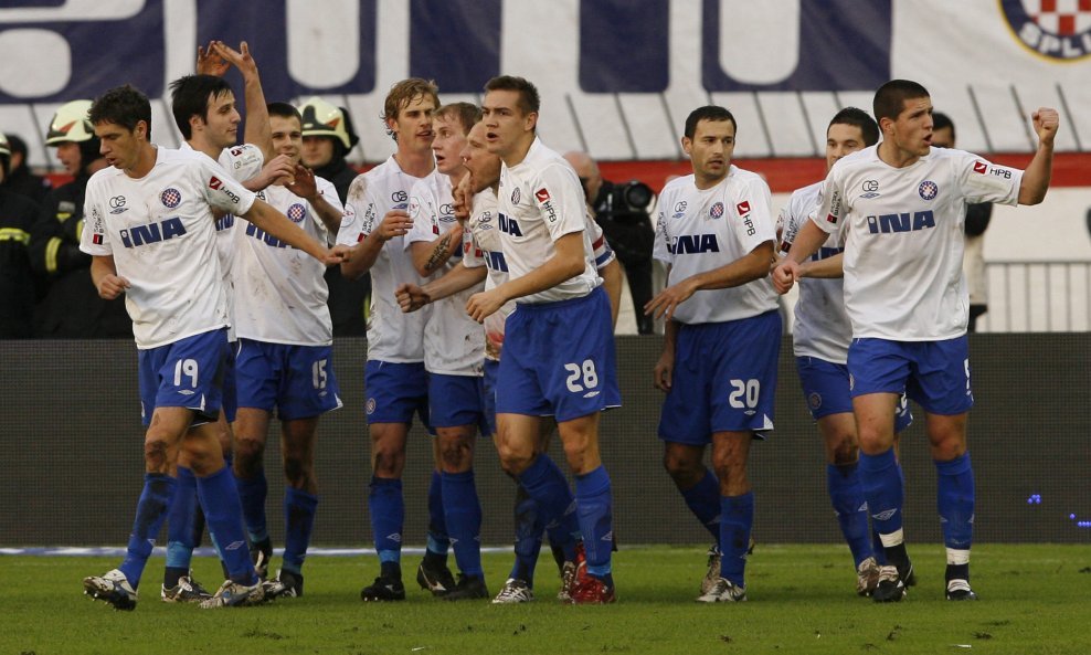 Slavlje igrača Hajduka nakon pogotka Srđana Andrića